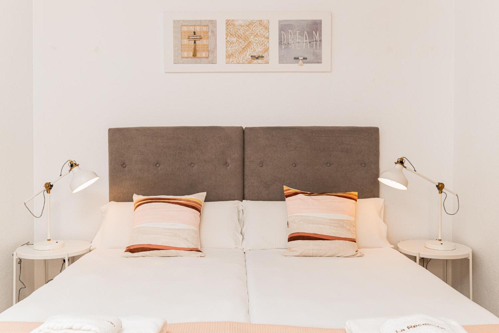 C103 - Sunny Terrace, Old Town Views Apartment Malaga Luaran gambar